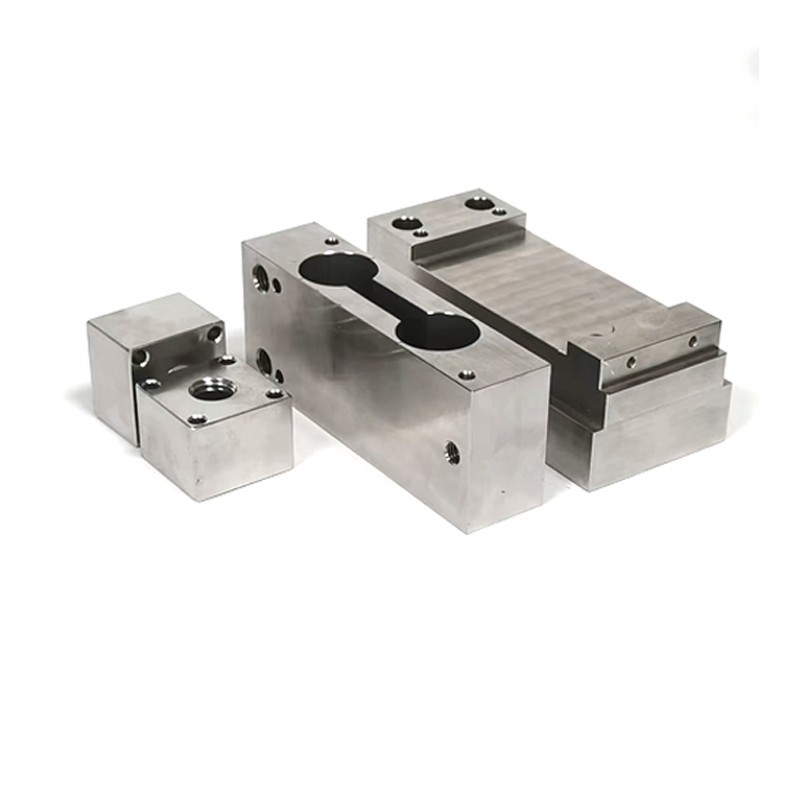 Fixture blocks with locating features